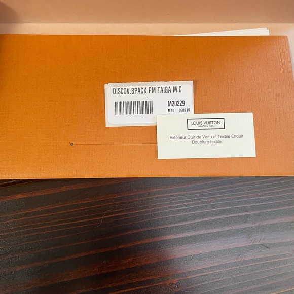 Louis Vuitton Discover Backpack PM Taiga in blue - Picture 3 of 6